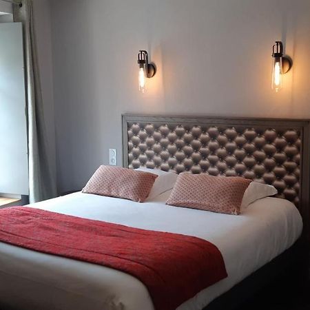 Logis Hotel Le Grand Cerf Ernee Ngoại thất bức ảnh