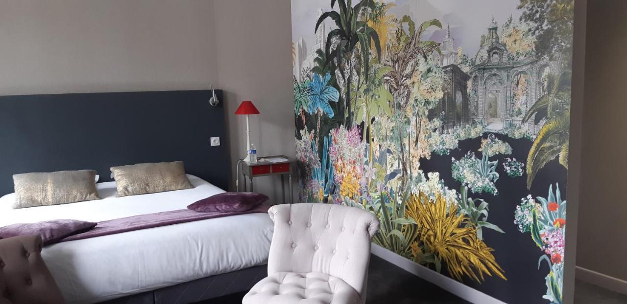 Logis Hotel Le Grand Cerf Ernee Ngoại thất bức ảnh