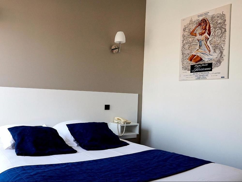 Logis Hotel Le Grand Cerf Ernee Ngoại thất bức ảnh
