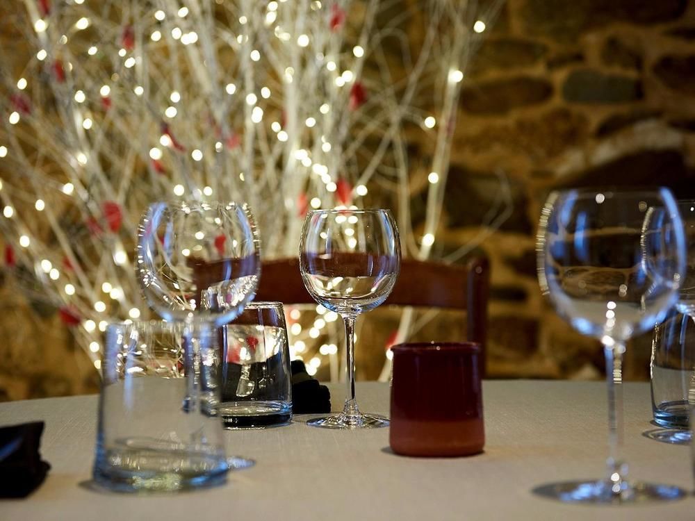 Logis Hotel Le Grand Cerf Ernee Ngoại thất bức ảnh
